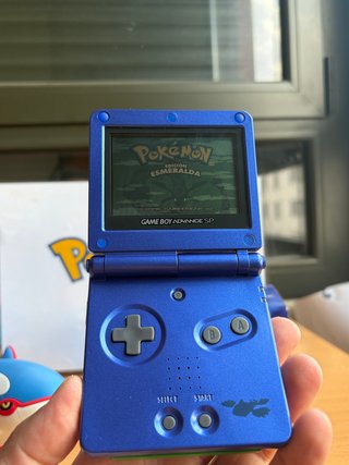 Nintendo Game Boy Advance SP edición Kyogre.