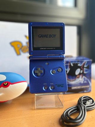 Nintendo Game Boy Advance SP edición Kyogre.