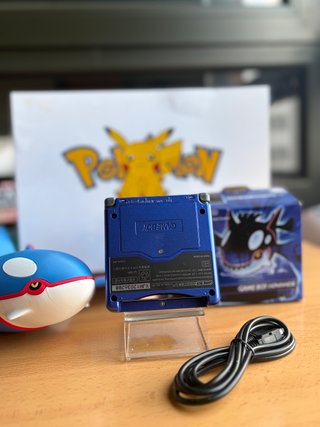 Nintendo Game Boy Advance SP edición Kyogre.