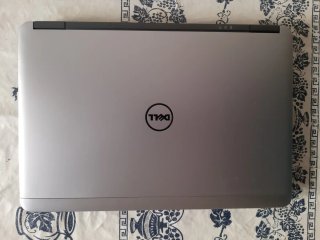 Dell Latitude E7240