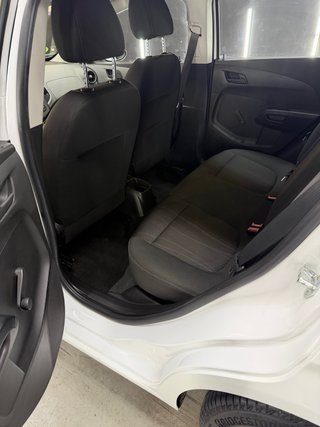 Chevrolet Aveo 5p 2012 LS