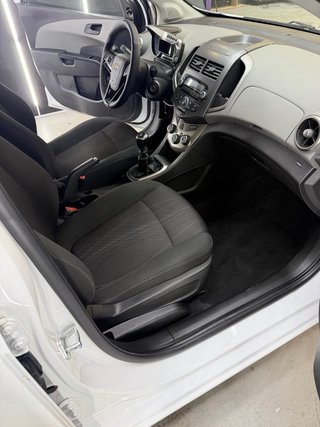Chevrolet Aveo 5p 2012 LS