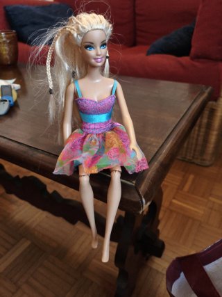 Barbie snodata ginocchia