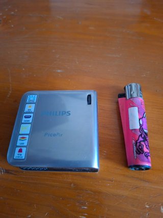 Mini proyector Philips PicoPix Plata