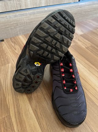 Nike Air Max Plus TN Hombre Negro Rojo