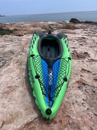 Kayak inflable con remo, bomba