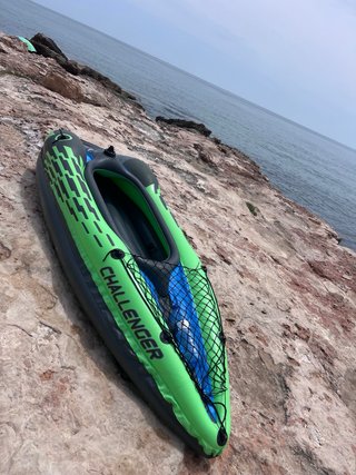 Kayak inflable con remo, bomba