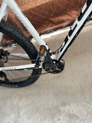 Bicicleta Scott Montaña 29” como nueva.