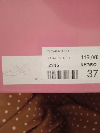 Zapatos de tacón beige y negro