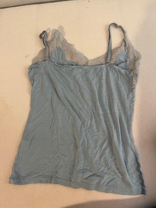 Camiseta de tirantes con encaje
