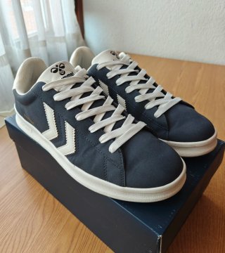 Zapatillas Hummel Azul Marino y Blanco