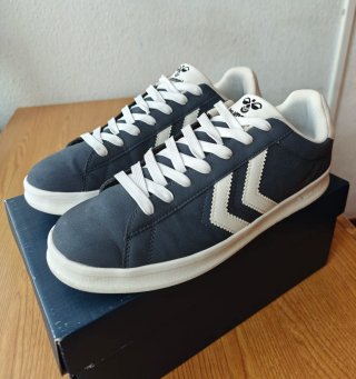 Zapatillas Hummel Azul Marino y Blanco