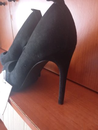 Zapatos de tacón Bershka negros