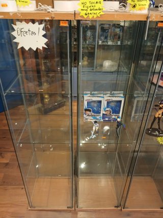 Vitrina de cristal y madera Ikea