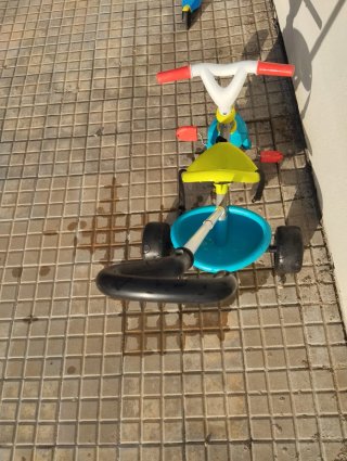Triciclo Infantil Azul y Amarillo