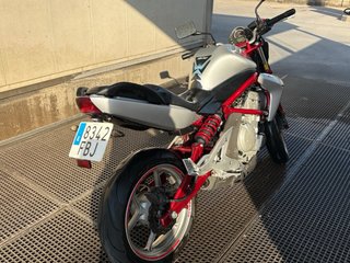 Kawasaki ER6N Naked Plata y Roja