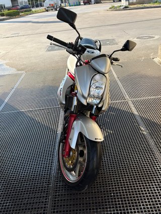 Kawasaki ER6N Naked Plata y Roja
