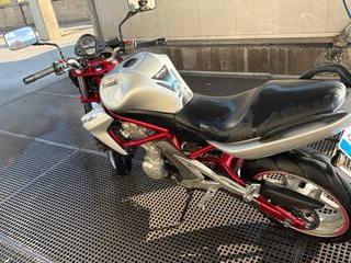 Kawasaki ER6N Naked Plata y Roja