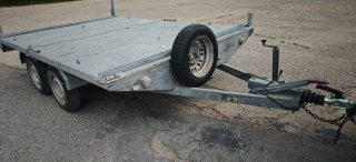 Remolque plataforma coche