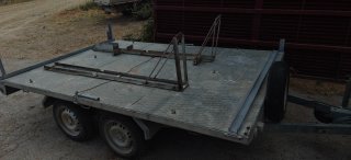 Remolque plataforma coche