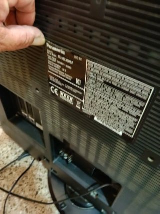 2 Televisores Panasonic y OKI Negros