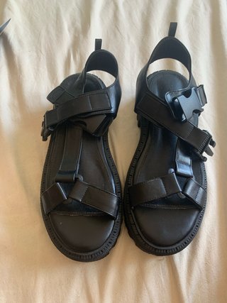 Sandalias RAID plataforma hebilla negras