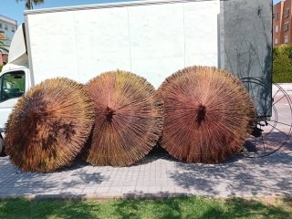 Sombrillas de playa y piscina.varios materiales