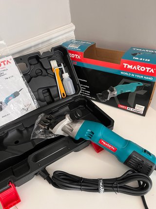 Tosatrice per pecore MAKOTA 1200Watt