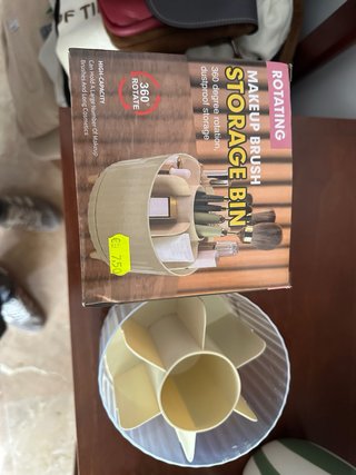 Organizador Maquillaje Giratorio Beige y Dorado