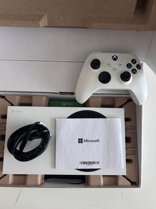 Xbox Series S Blanca + Mando