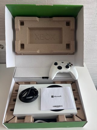 Xbox Series S Blanca + Mando