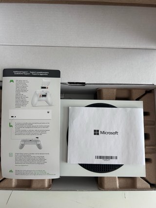 Xbox Series S Blanca + Mando