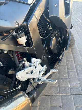Moto Deportiva Negra