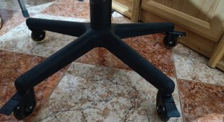 Silla para escritorio muy cómoda las ruedas nuevas