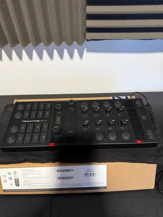 Controlador DJ Native Instruments Traktor X1 MK3