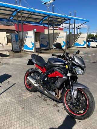 Triumph Street Triple R gris/rojo