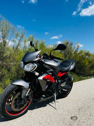 Triumph Street Triple R gris/rojo