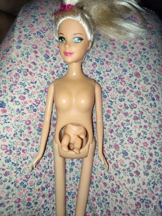 Barbie embarazada con bebé