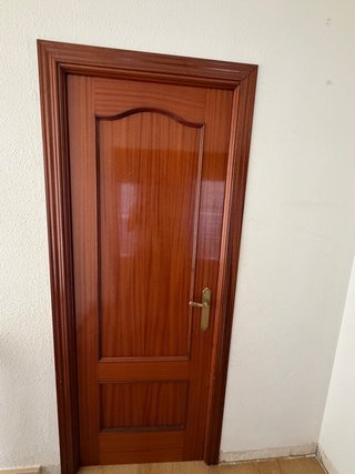 Puerta de madera interior