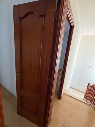 Puerta de madera interior