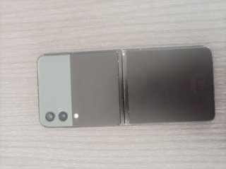 Samsung Galaxy Z Flip 3