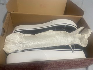 Vans Filmore Mujer Negro/Blanco