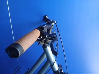 Bicicleta de trekking cuadro bajo Riverside 500 LF azul
