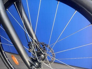 Bicicleta de trekking cuadro bajo Riverside 500 LF azul