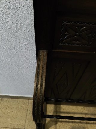 Perchero de madera y metal