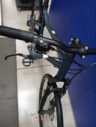 Bicicleta de trekking 28 pulgadas aluminio monoplato 9V
