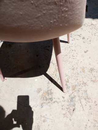 Silla rosa patas metalicas