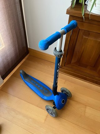 Patinete 3 ruedas azul con luces