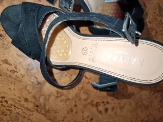 Sandalias de tacón negras