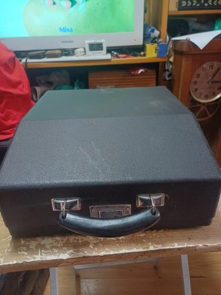 Máquina de escribir Hipano Olivetti